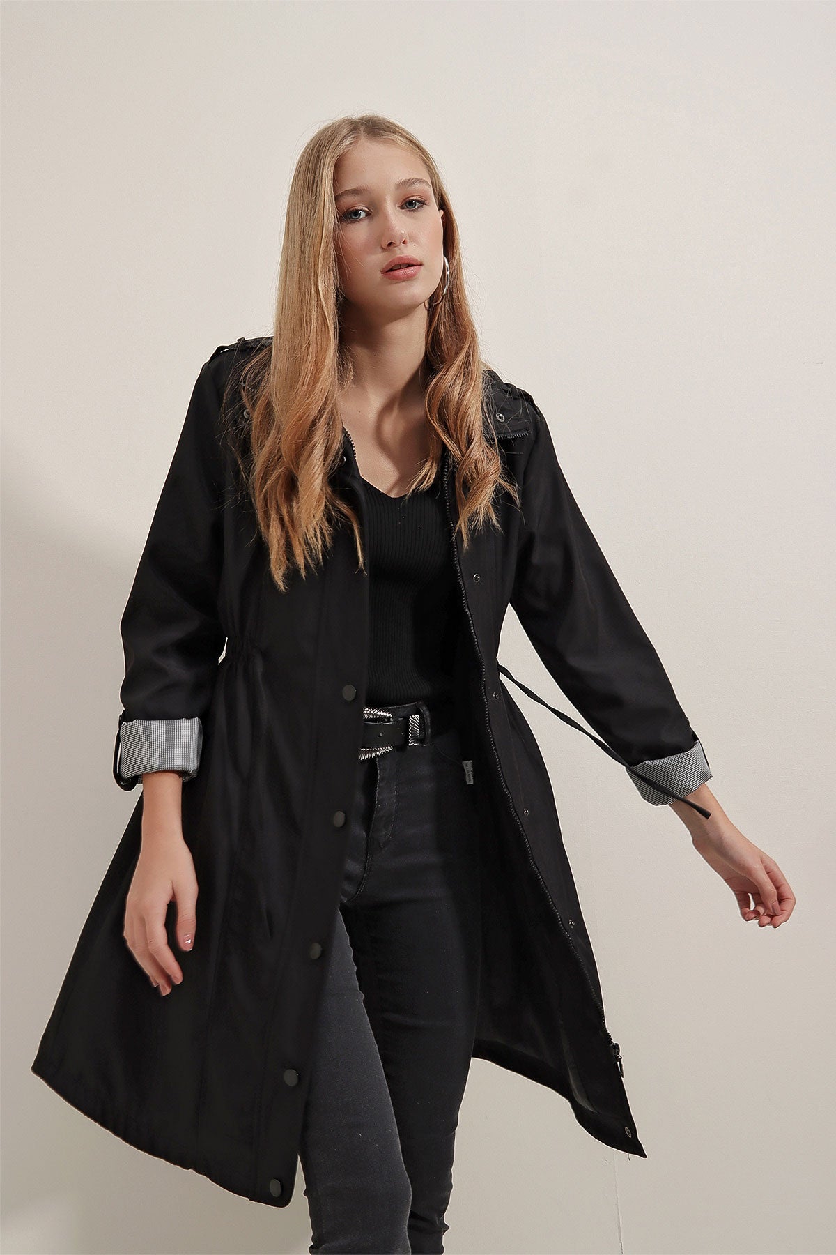 5808 Trențcoat cu Cordon - Negru