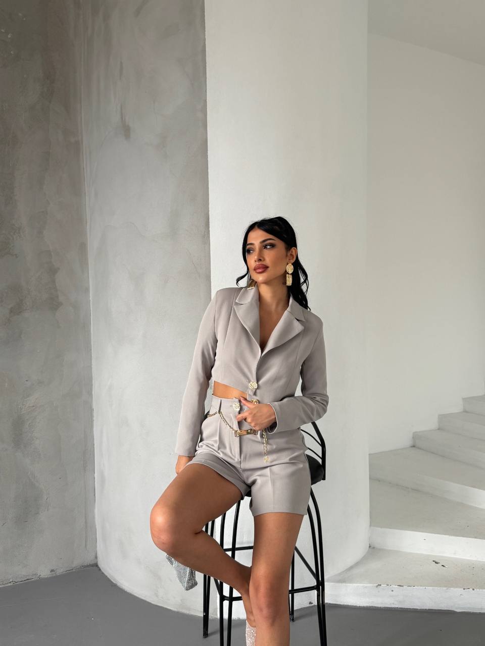 Set jachetă și pantaloni scurți cu curea de lanț - Gri