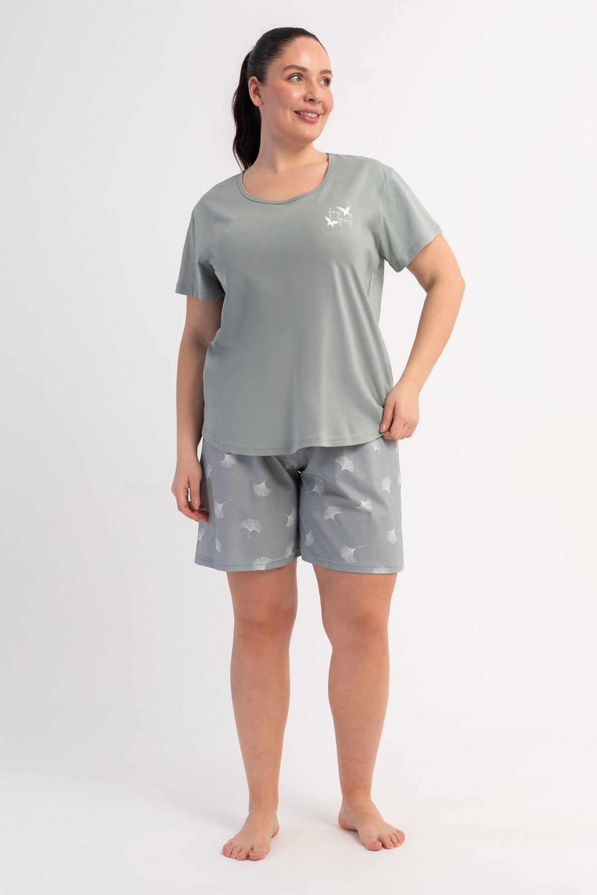 COSTUM DE DAMĂ CU ȘORT, GÂT ROTUND, MÂNECĂ SCURTĂ, TIV OVAL XXL P.SUPREM - GRI PUR