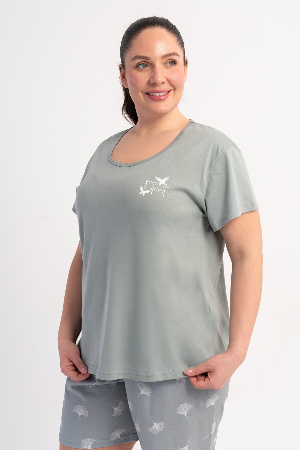 COSTUM DE DAMĂ CU ȘORT, GÂT ROTUND, MÂNECĂ SCURTĂ, TIV OVAL XXL P.SUPREM - GRI PUR