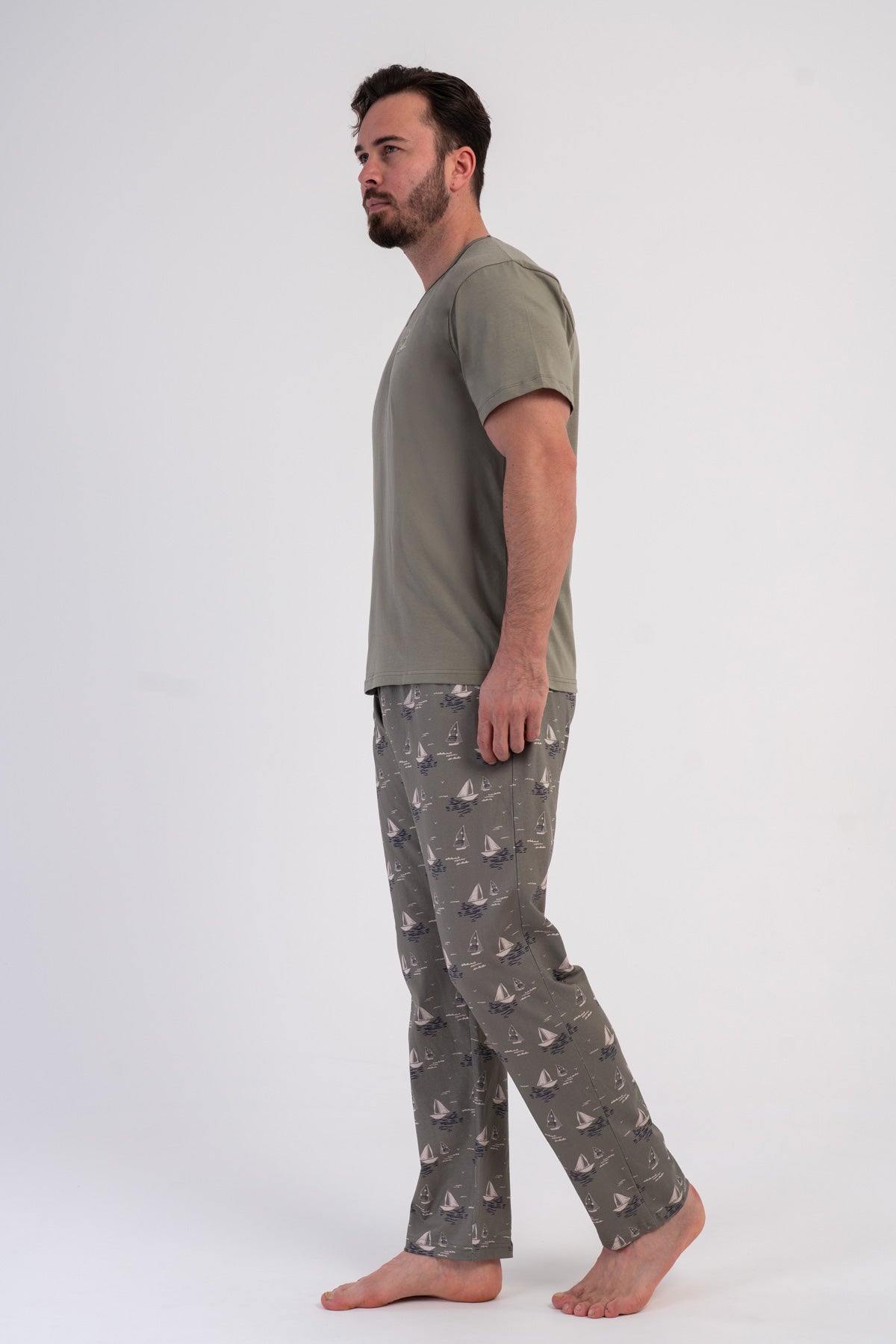 Pijama bărbătească cu buzunare P.SUPREM, cu mânecă scurtă, guler în V - KAKI