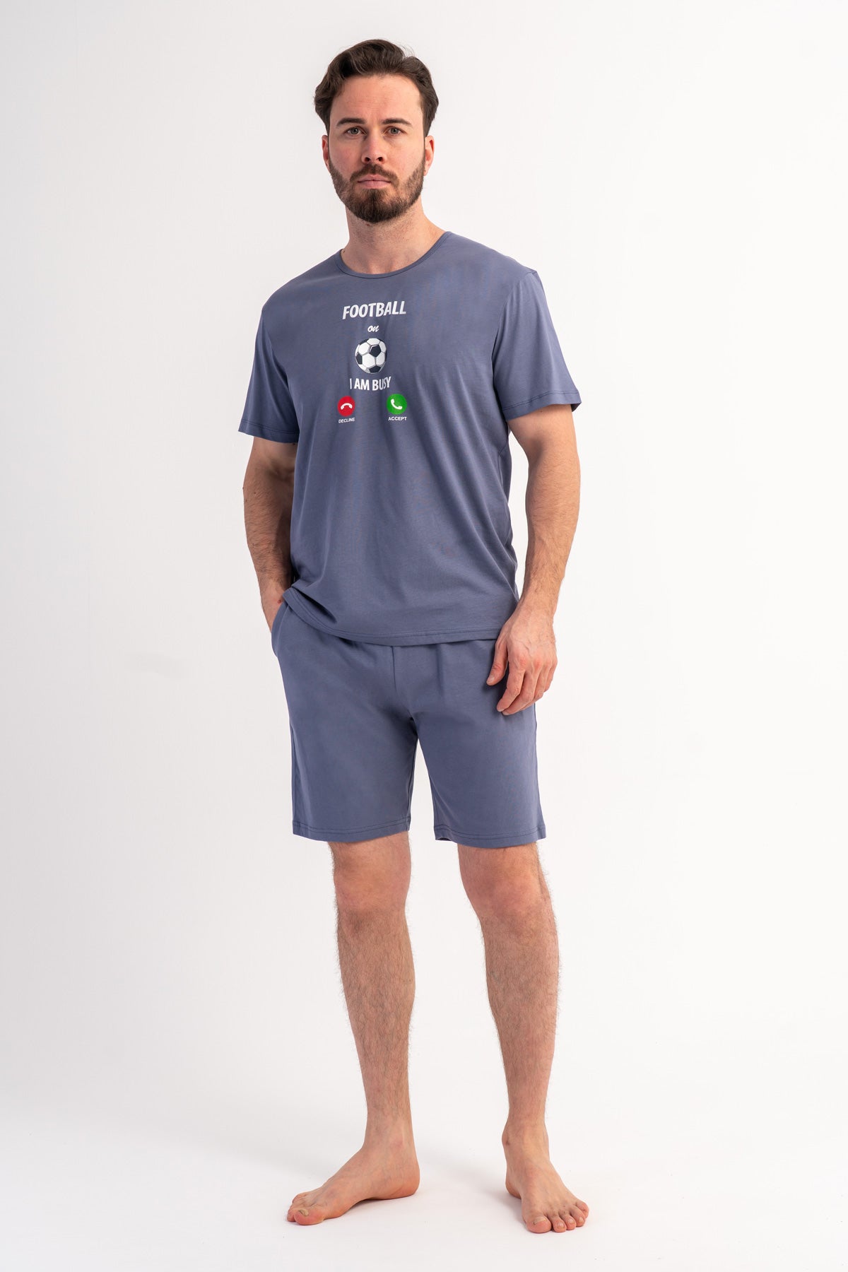 COSTUM BĂRBĂTESC DE DORMITOR CU BUZUNAR P.SUPREM XXL, GÂT ROTUND, MÂNECĂ SCURTĂ, PANTALONI SCURȚI - GRI FUMURIU
