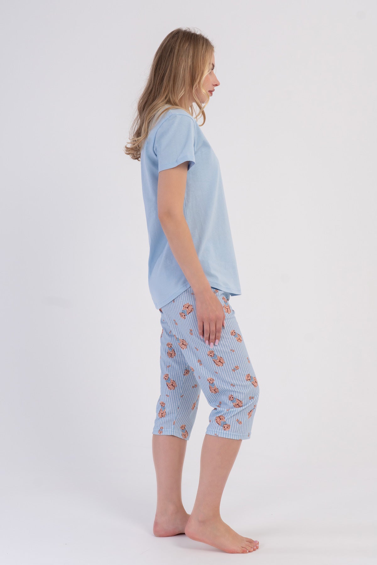 SET DE PANTALONI CAPRI ȘI TRICOU CU MÂNECĂ SCURTĂ, GÂT ROTUND, TIV OVAL PENTRU FEMEI P.SUPREM - ALBASTRU