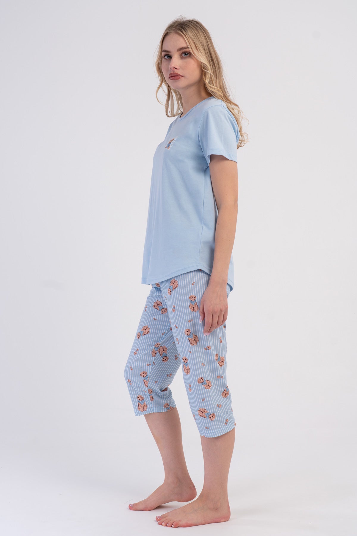 SET DE PANTALONI CAPRI ȘI TRICOU CU MÂNECĂ SCURTĂ, GÂT ROTUND, TIV OVAL PENTRU FEMEI P.SUPREM - ALBASTRU