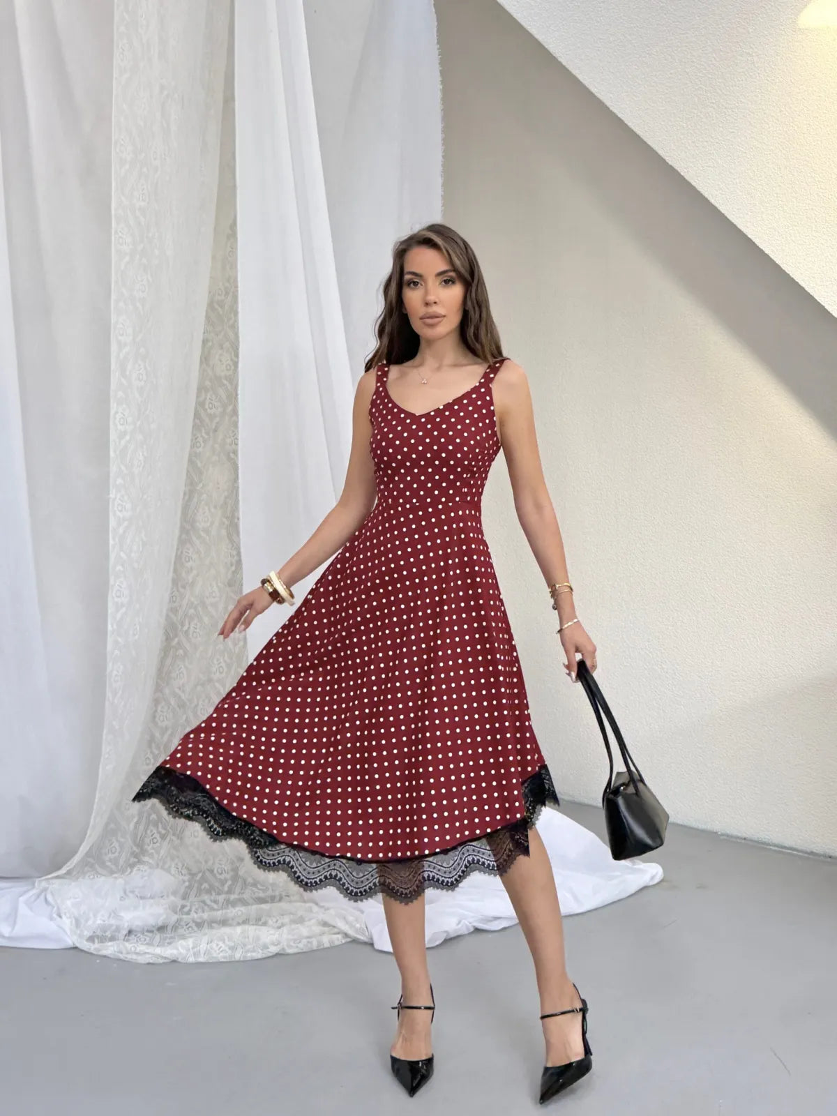 Rochie Asimetrică cu Dantelă la Cută