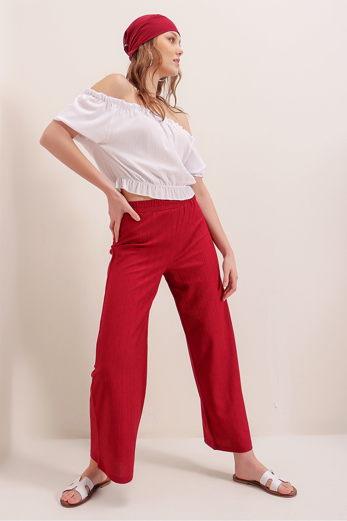 6543 Pantaloni Tricot - Roșie