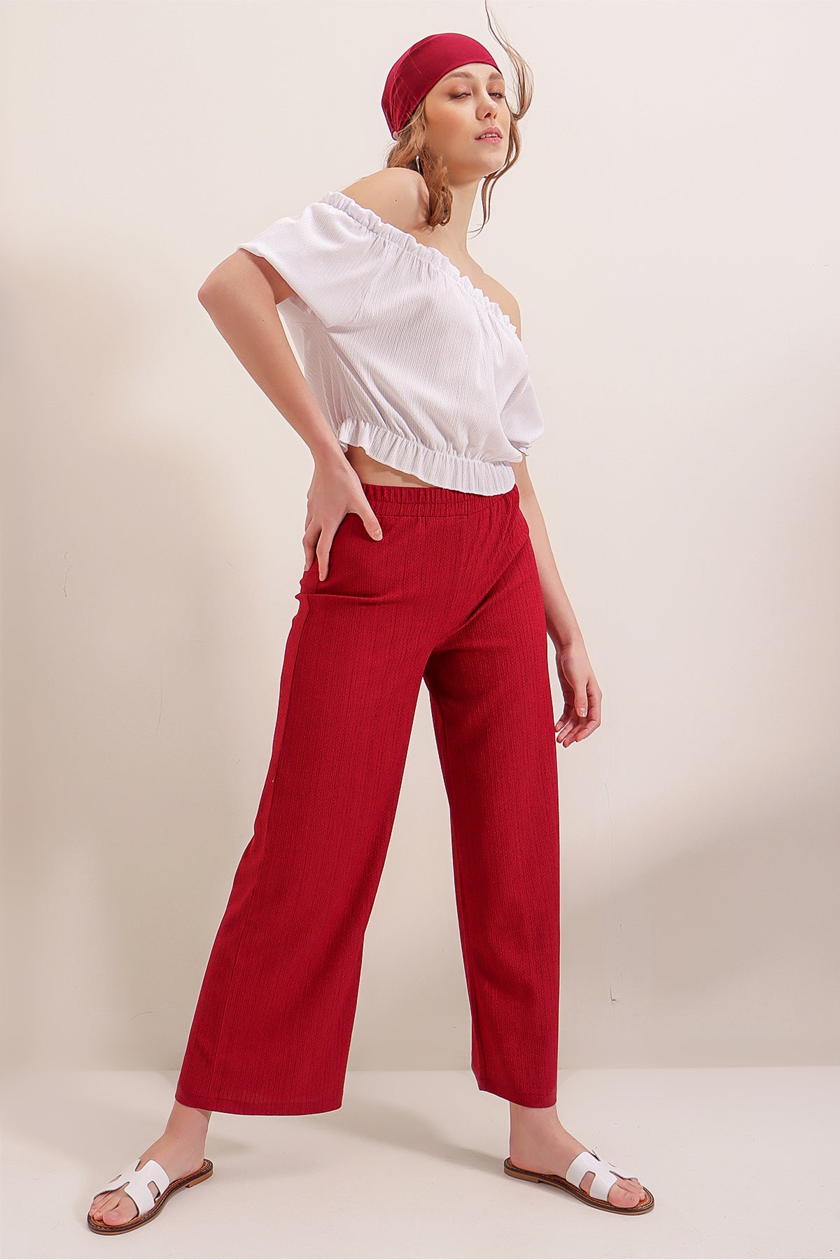6543 Pantaloni Tricot - Roșie