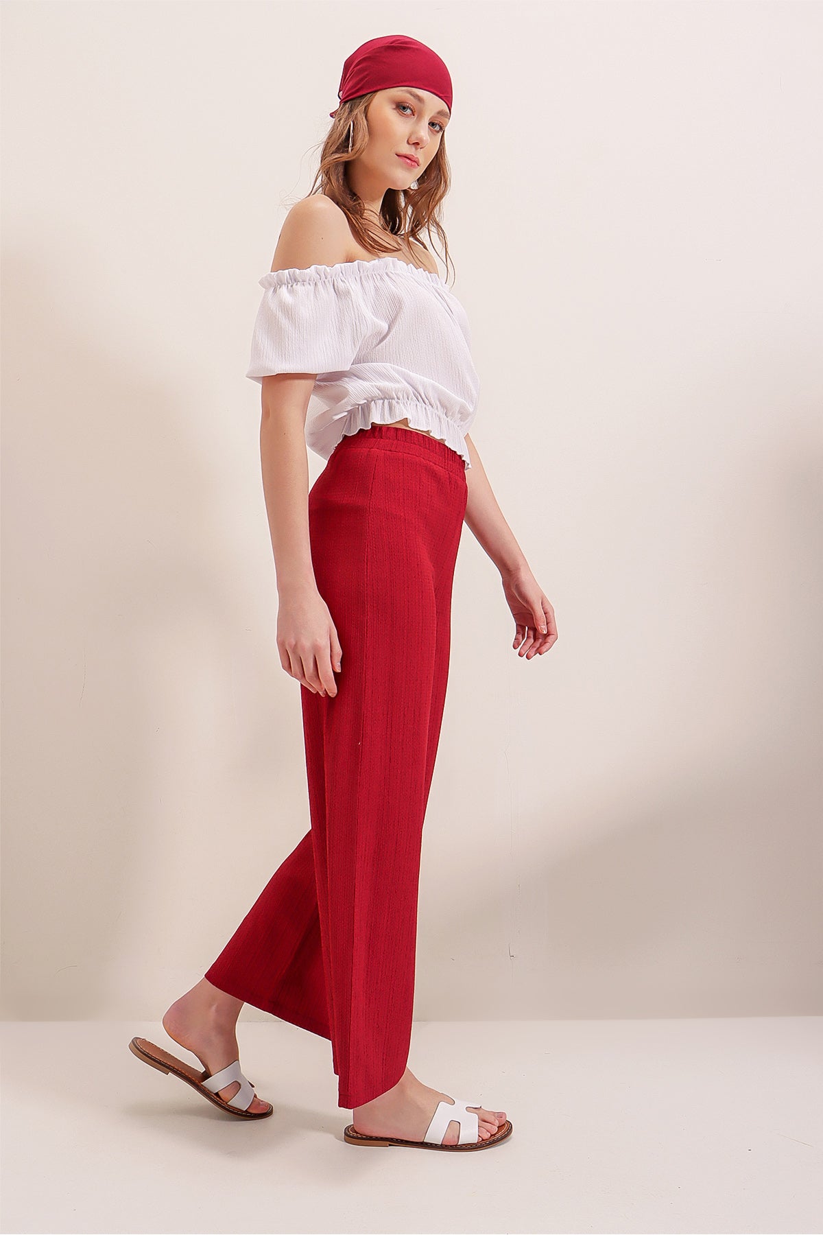 6543 Pantaloni Tricot - Roșie