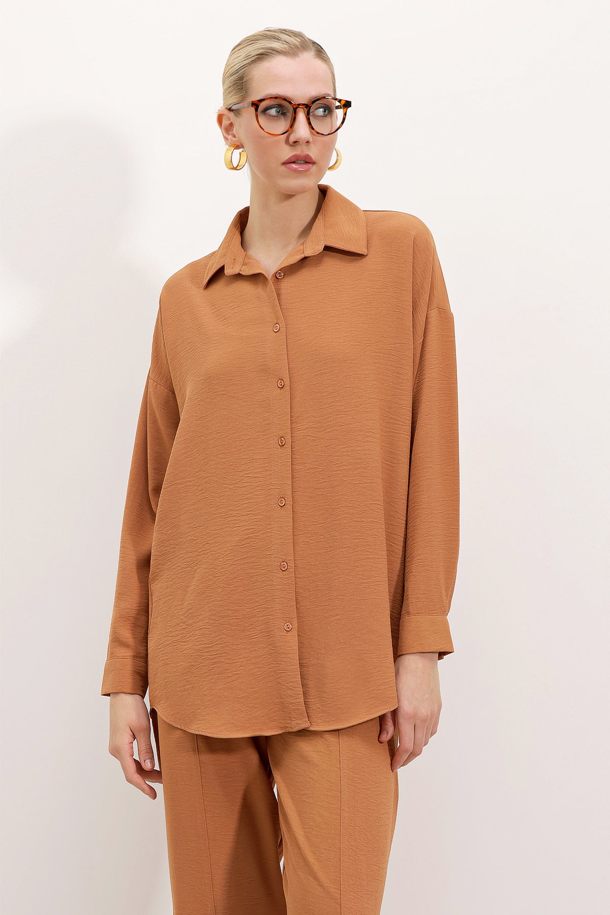6593 Compleu oversized dual - Taba