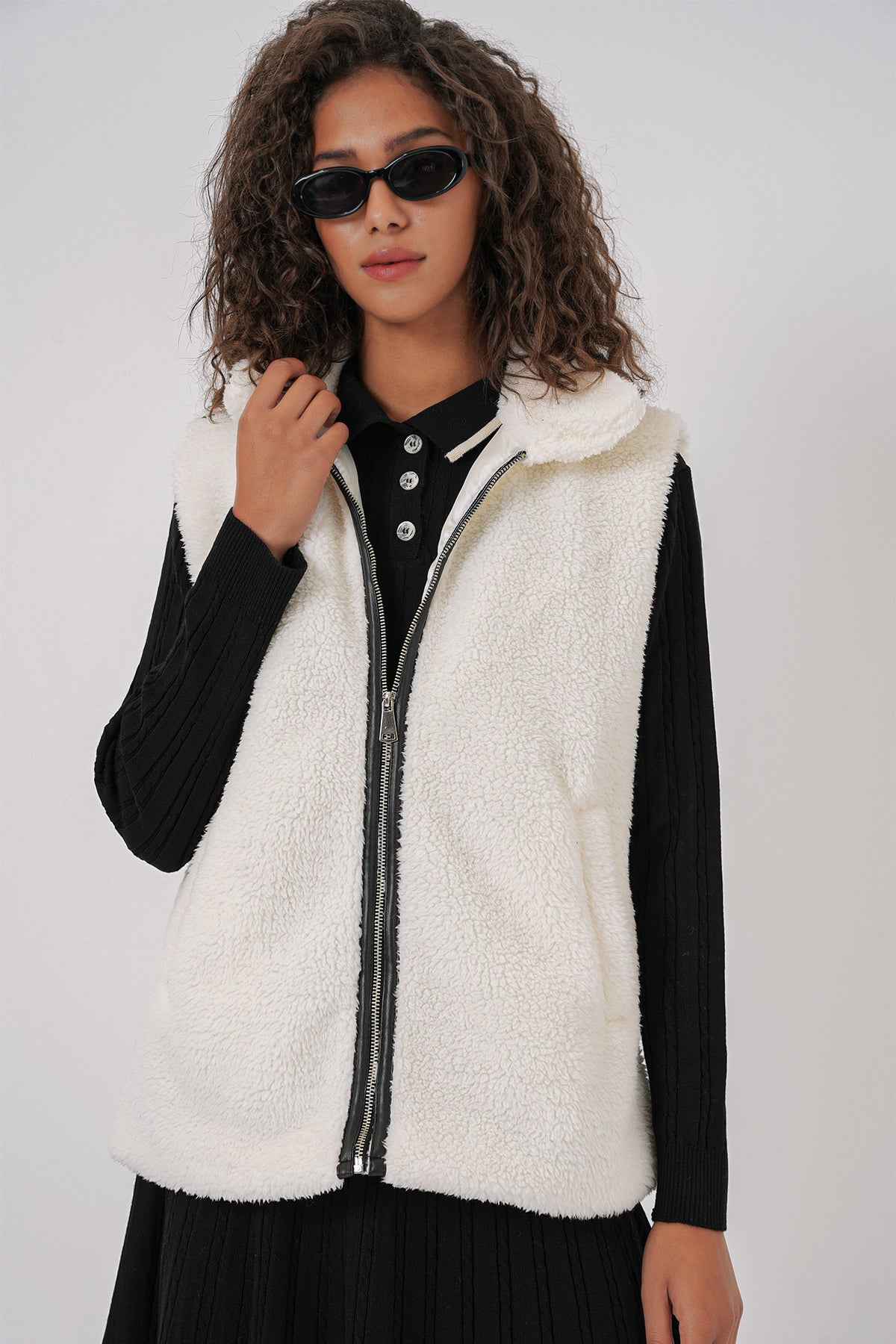 6793 Peluş Yelek - Beyaz