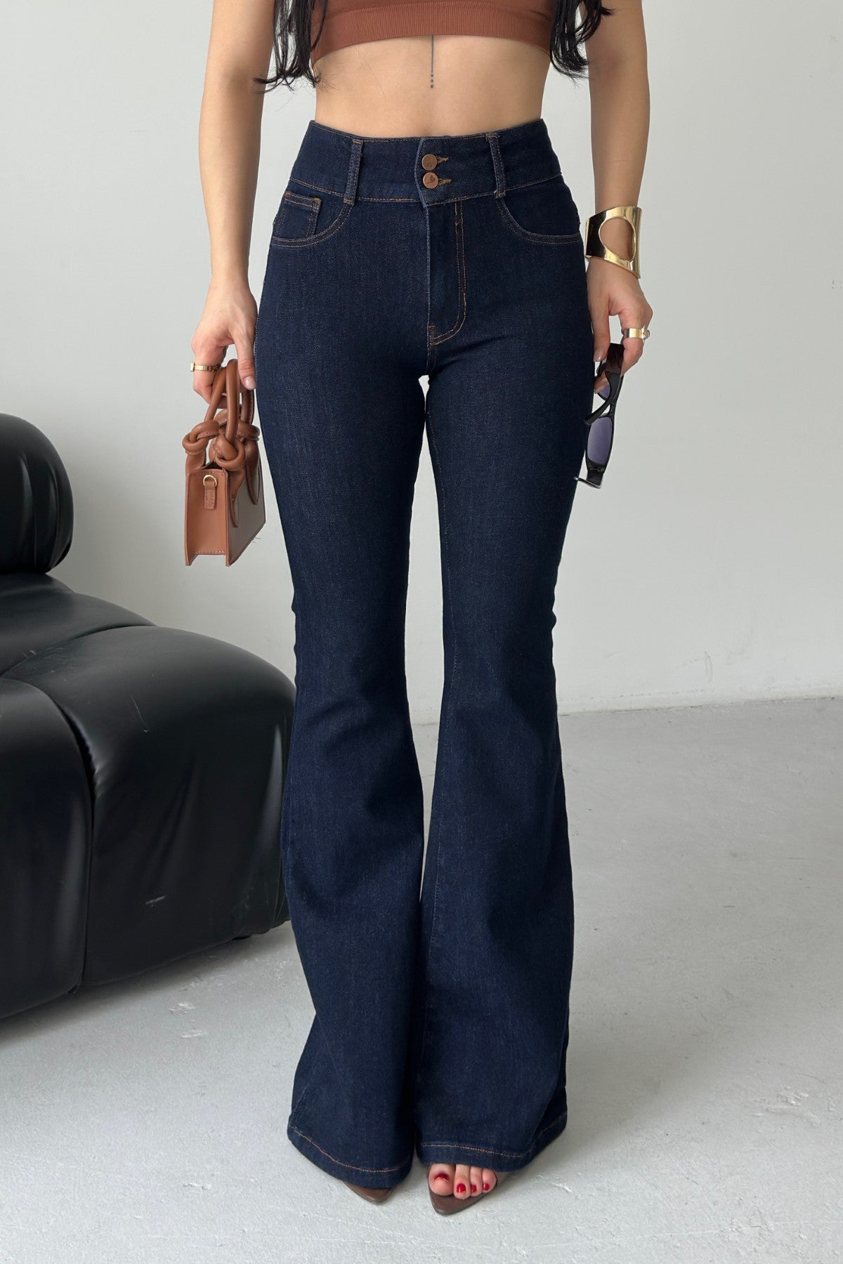 Pantaloni Denim cu Curea Lată și Pense 7151