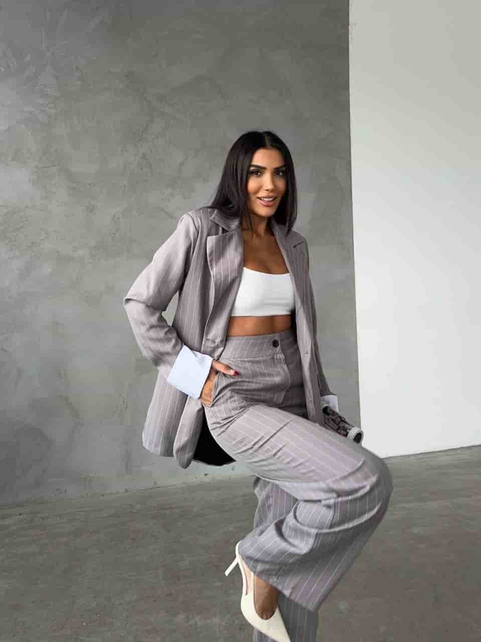 Costum cu jachetă și pantaloni - Gri