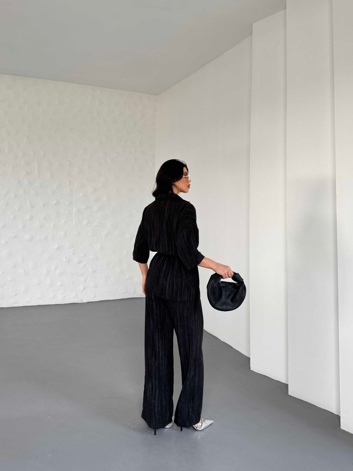 Ansamblu cămașă și pantalon - Negru
