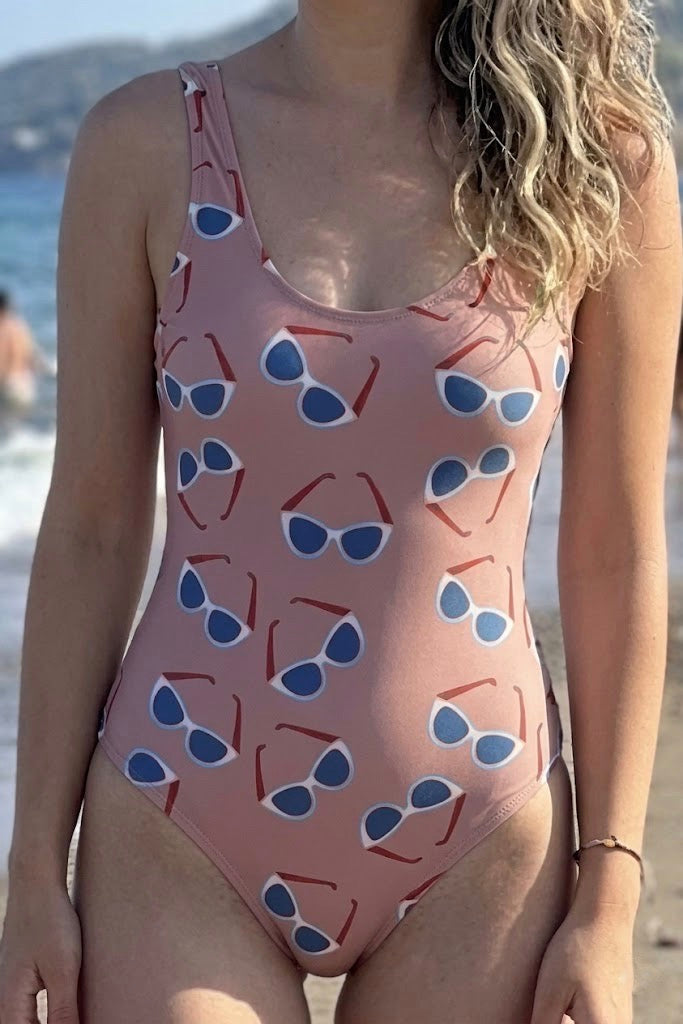 Costum de baie cu bretele și model, cu protecție UV, pentru fete | Vârste 9-15 ani | Marca RG | RG3294 - CU OCHELARI