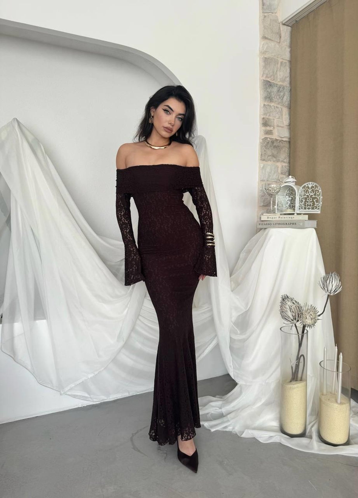 Rochie Arya fără bretele din dantelă