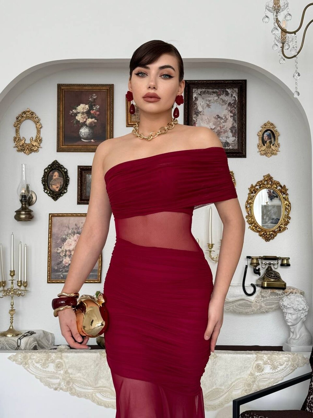 Rochie transparentă cu scoarță