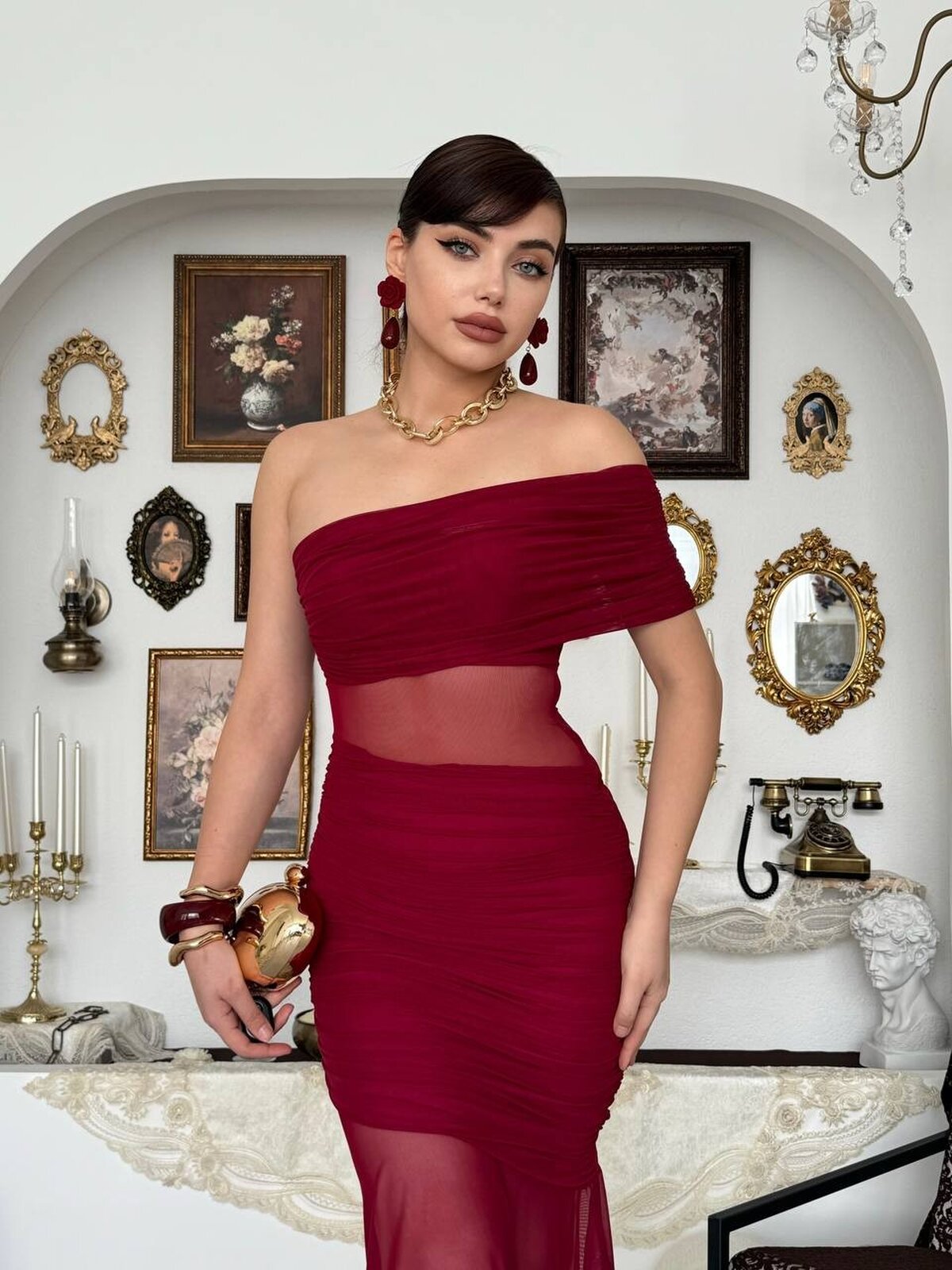 Rochie transparentă cu scoarță