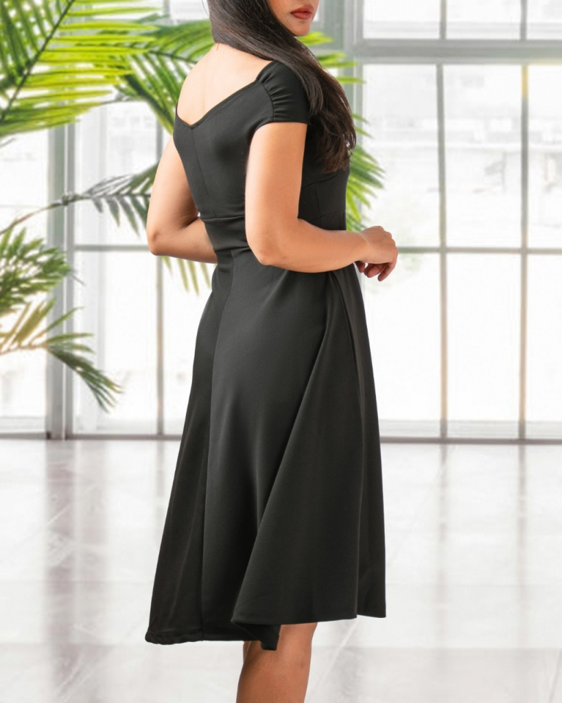Rochie creponată cu mânecă scurtă, decolteu petrecut și fustă cu volane, 35562