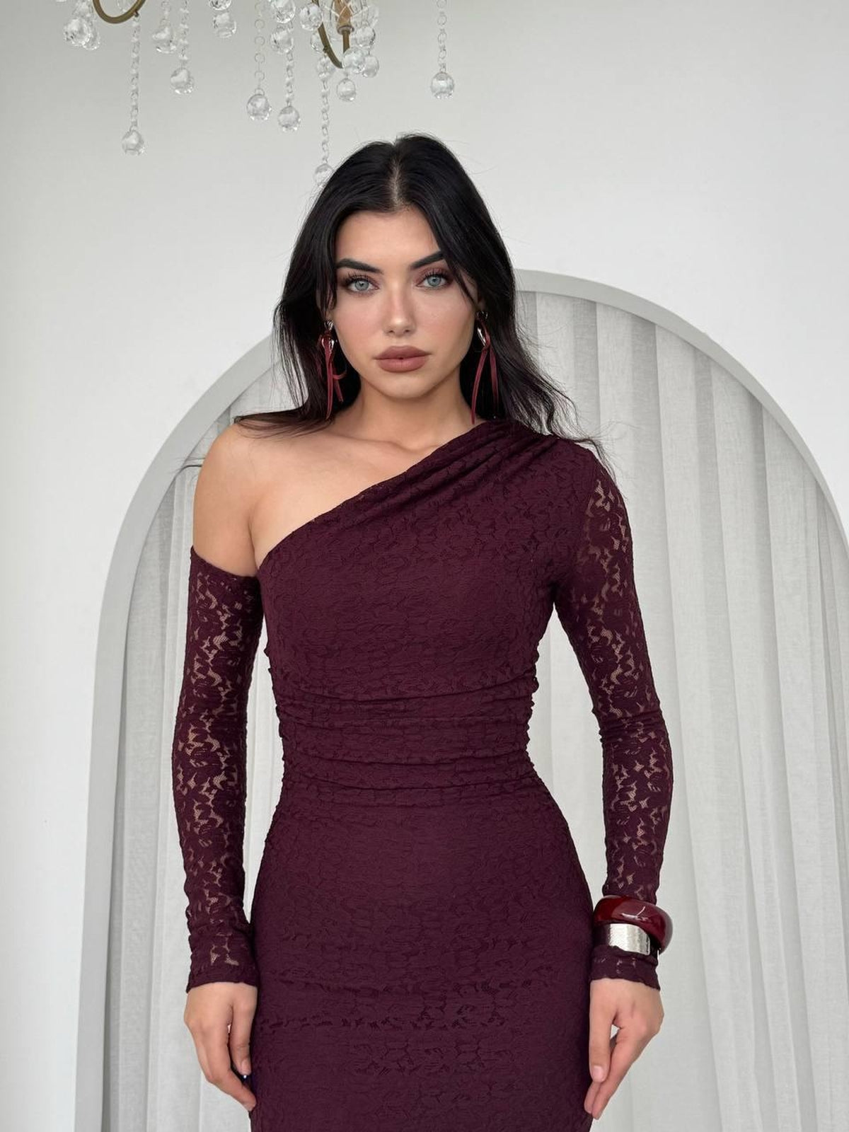 Rochie Bees cu un singur umăr