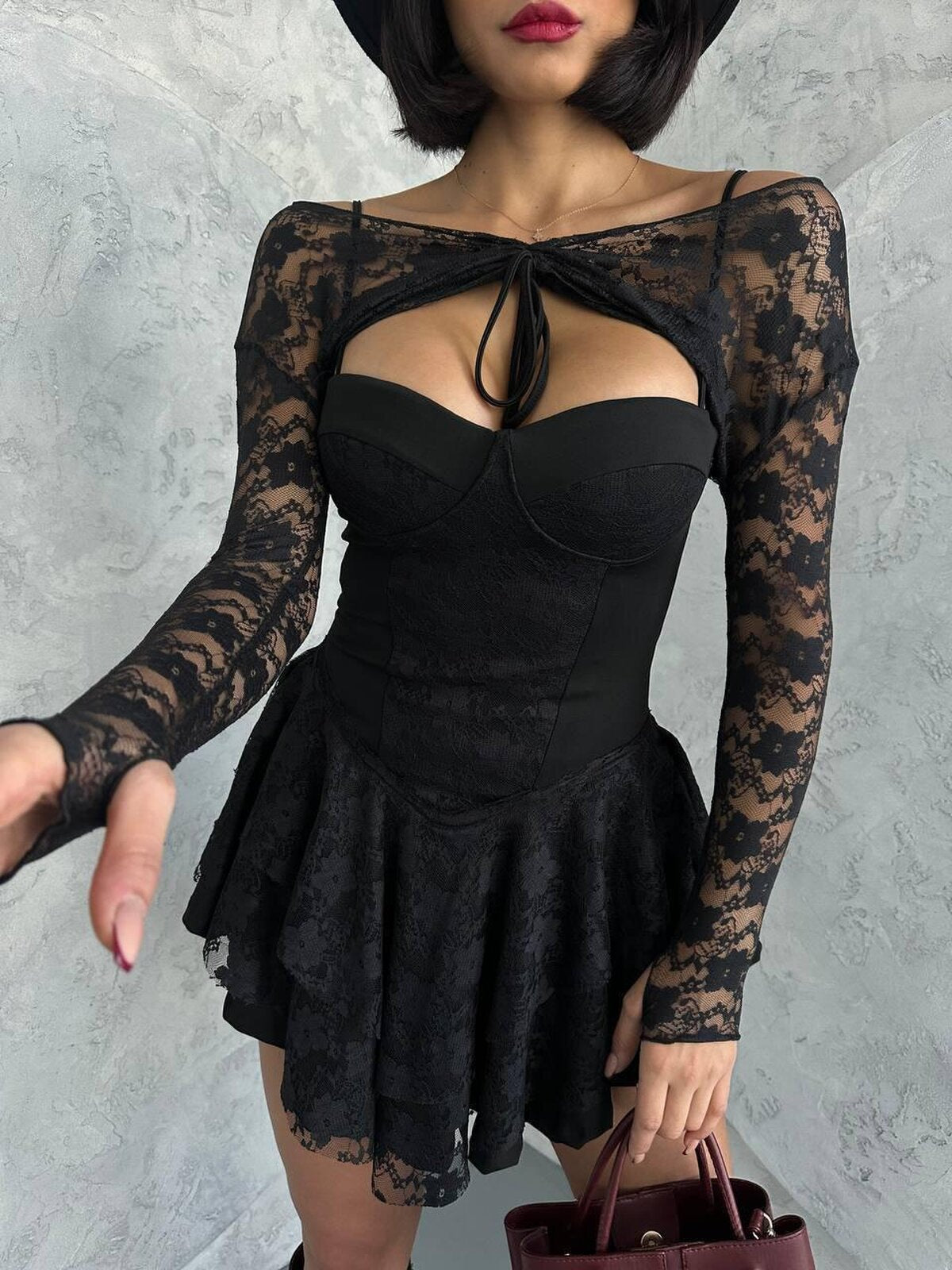 PANTALON SCURT CU DETALIU BOLERO