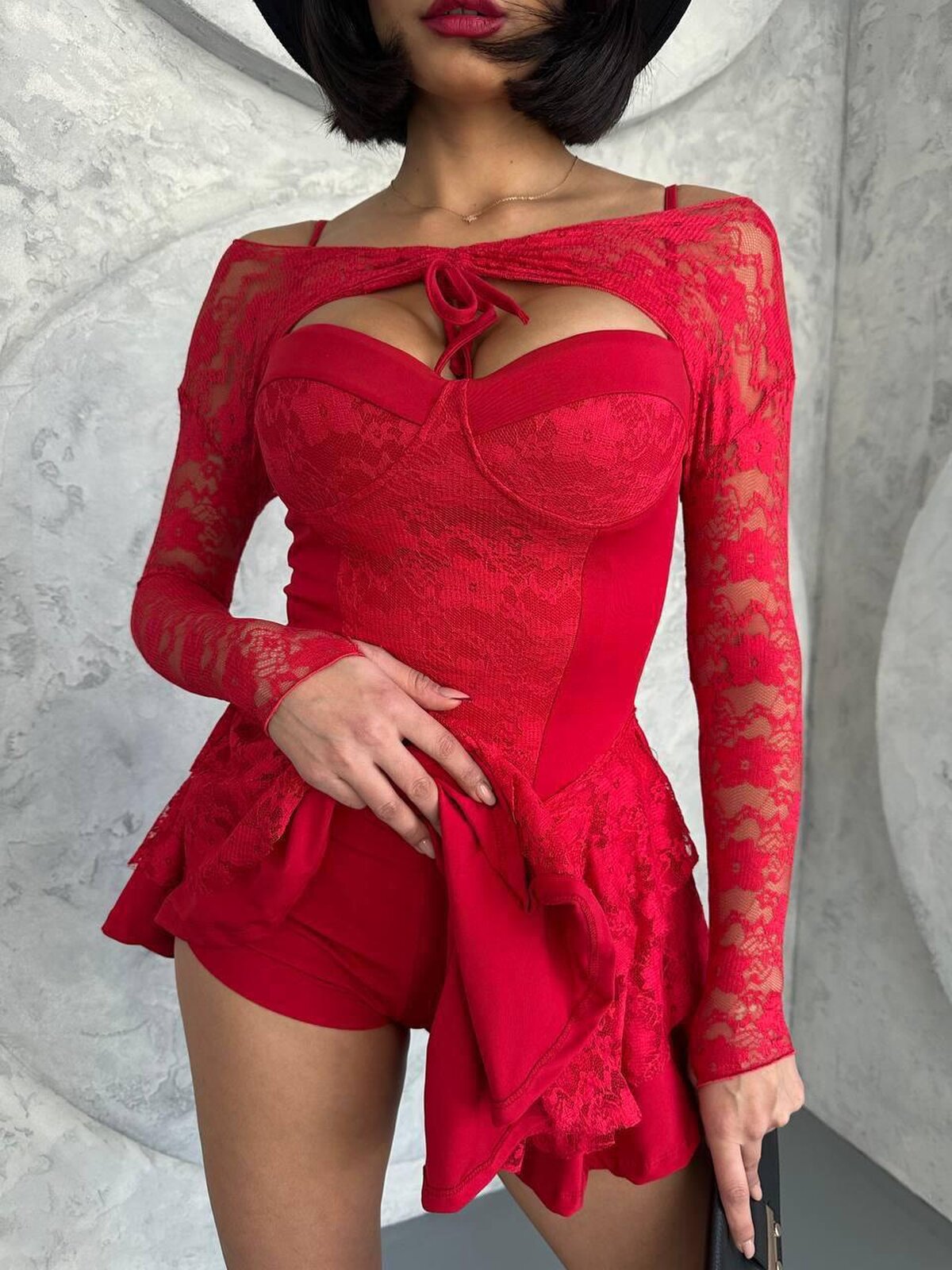 PANTALON SCURT CU DETALIU BOLERO