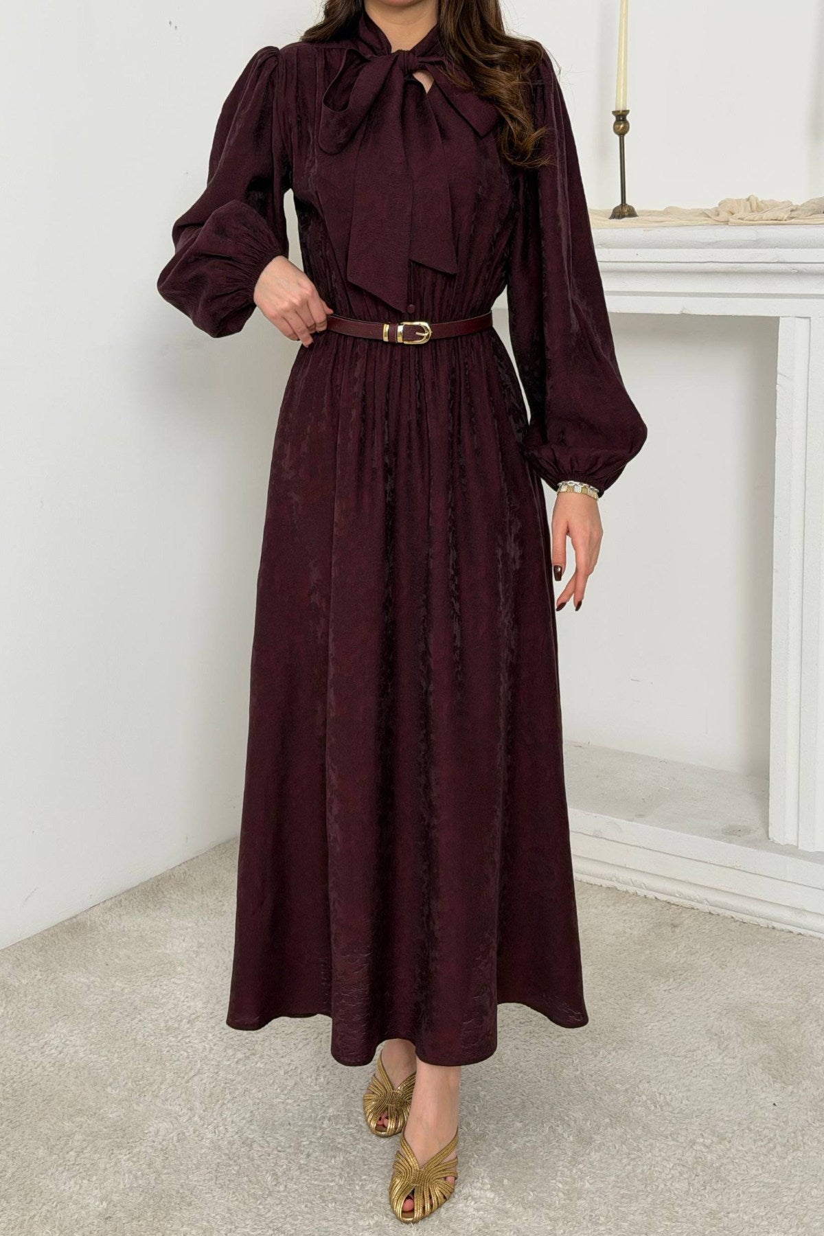Bordo Vatkalı Yakası Kuşaklı Elbise