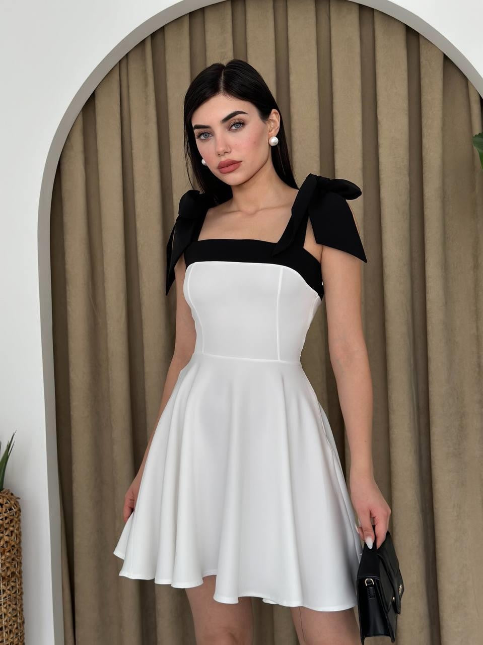 Rochie tip clopot, cu fundă la umăr
