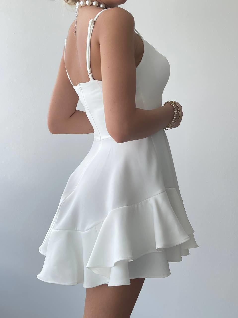 Rochie de bază cu bretele subțiri