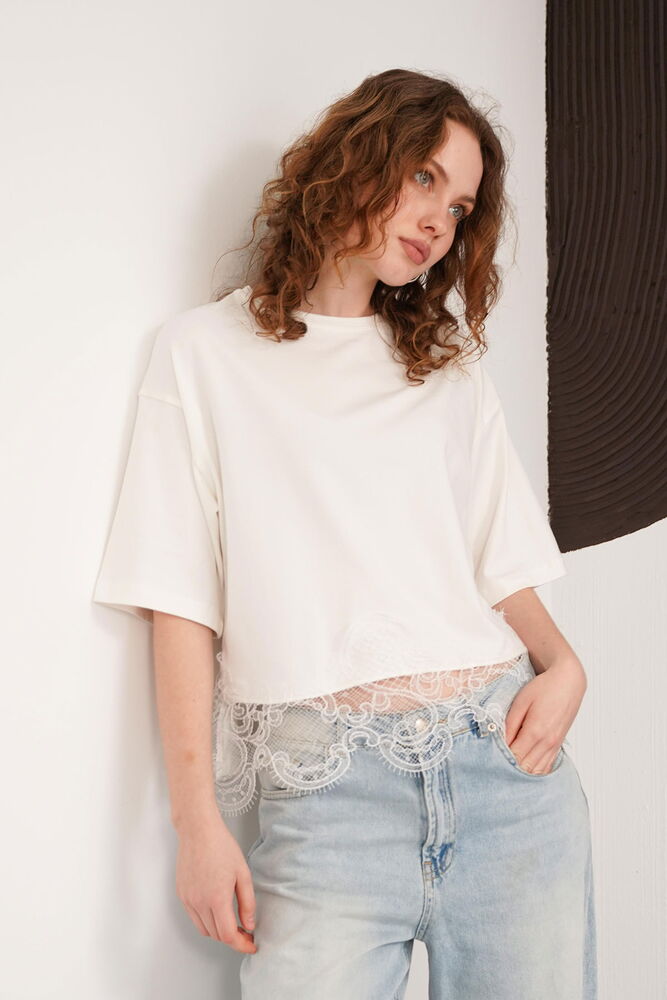Tricou cu guler rotund și detalii din dantelă, en-gros - Crem | D3002 - Topshow