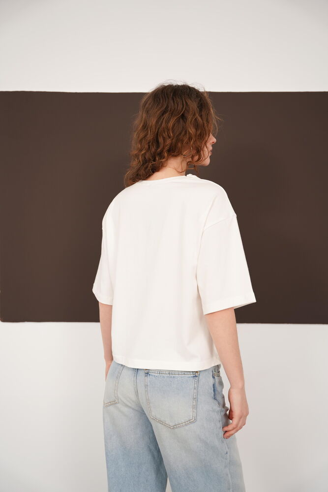 Tricou cu guler rotund și detalii din dantelă, en-gros - Crem | D3002 - Topshow
