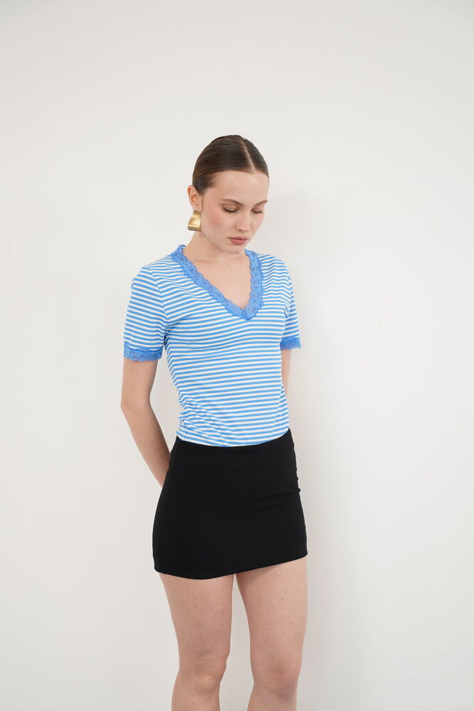 Tricou cu guler și manșete cu dantelă, decolteu în V, en-gros - Albastru | D3006 - Topshow
