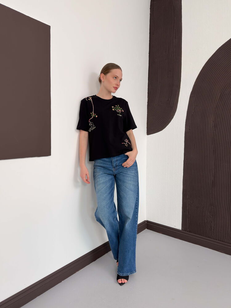 Embroidered T-Shirt - Black | D3025 Topshow