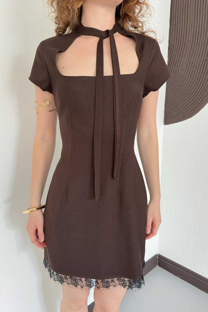 ROCHIE CU DETALII DE DANTELĂ D 3040 - MARO