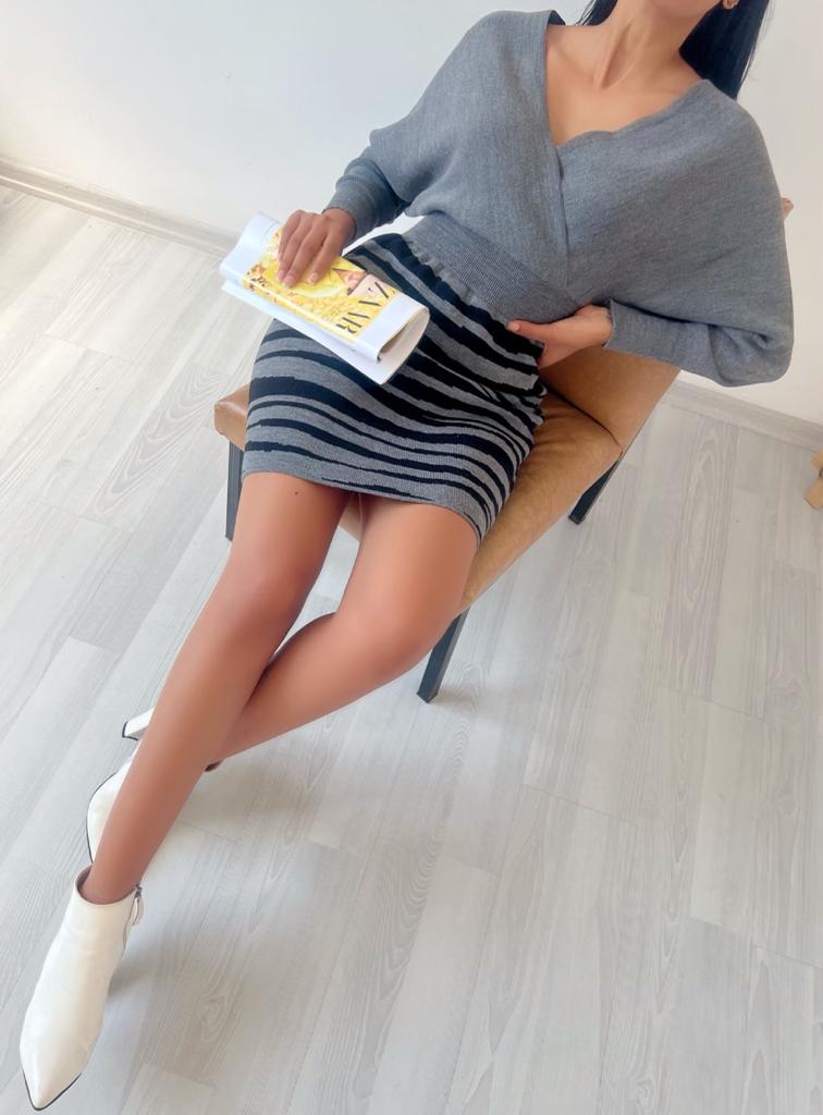 Rochie tricotată cu model zebră 841 - Gri