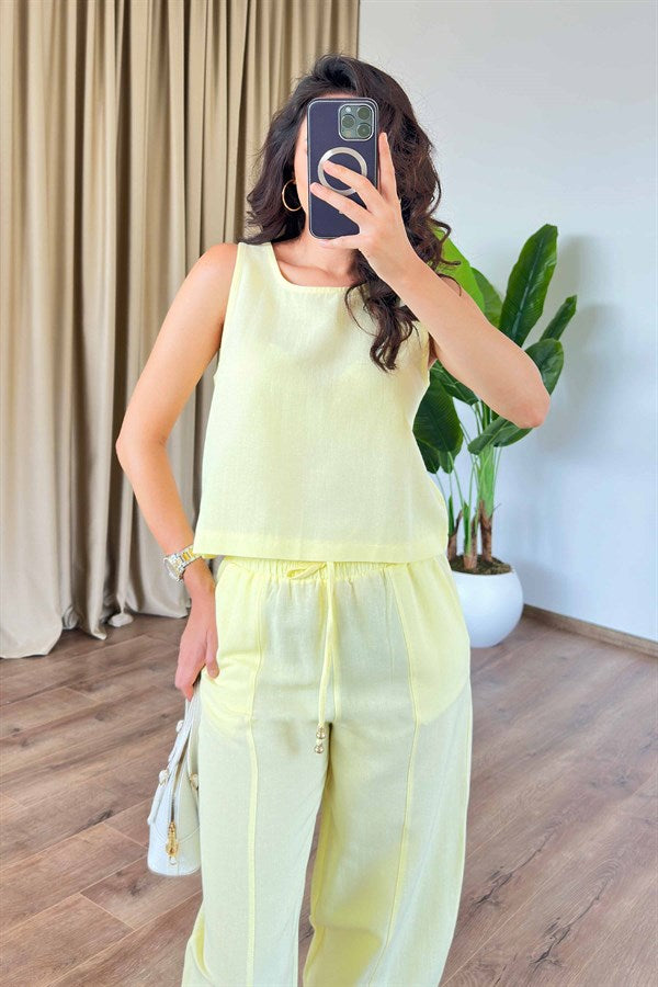 Compleu de Gros din In Galben Model Clasic