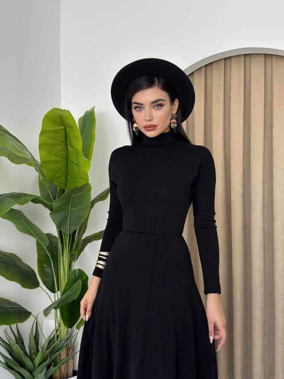Rochie midi Dina cu gât la baza gâtului