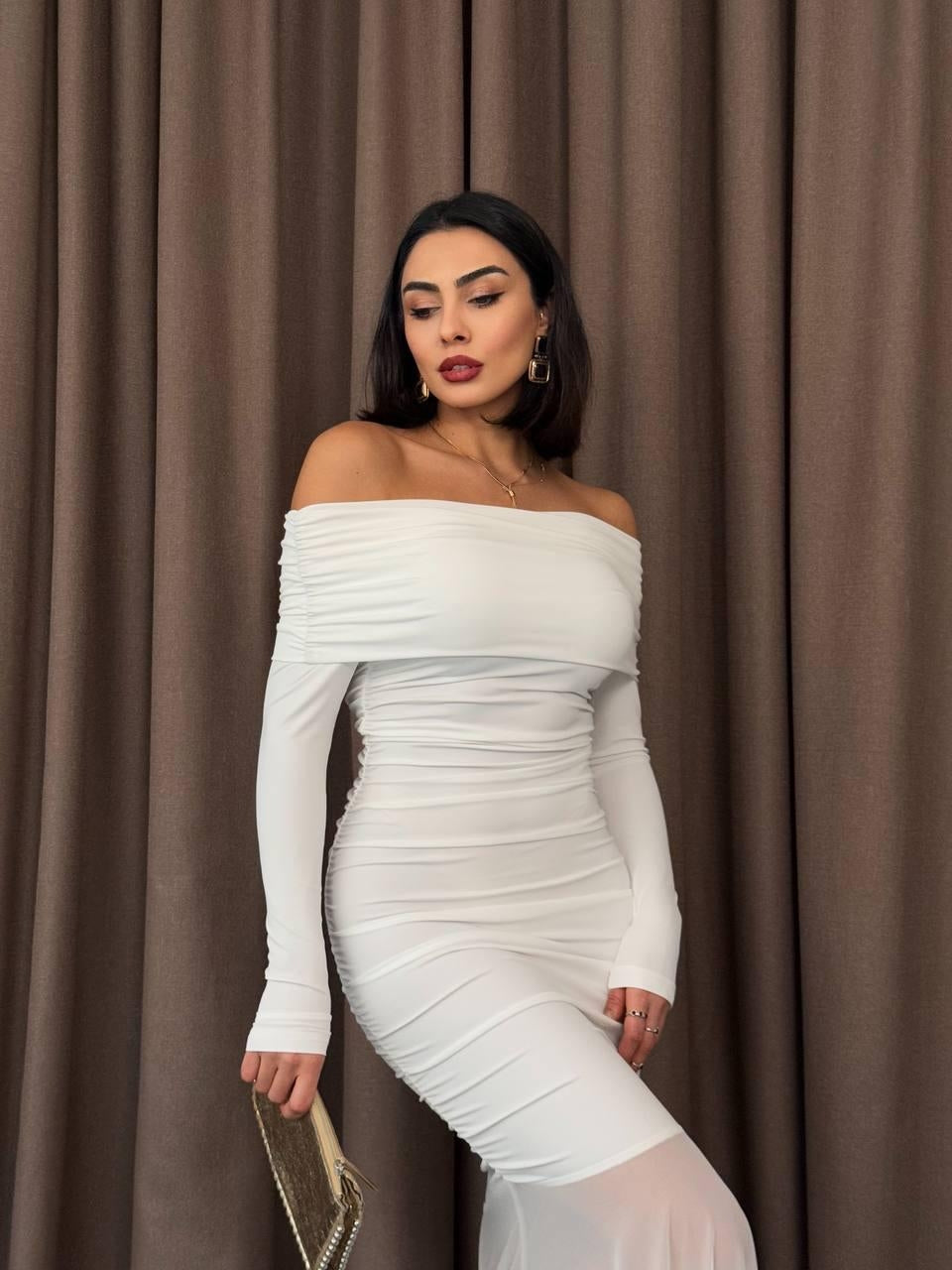 Rochie fără bretele detaliu tul