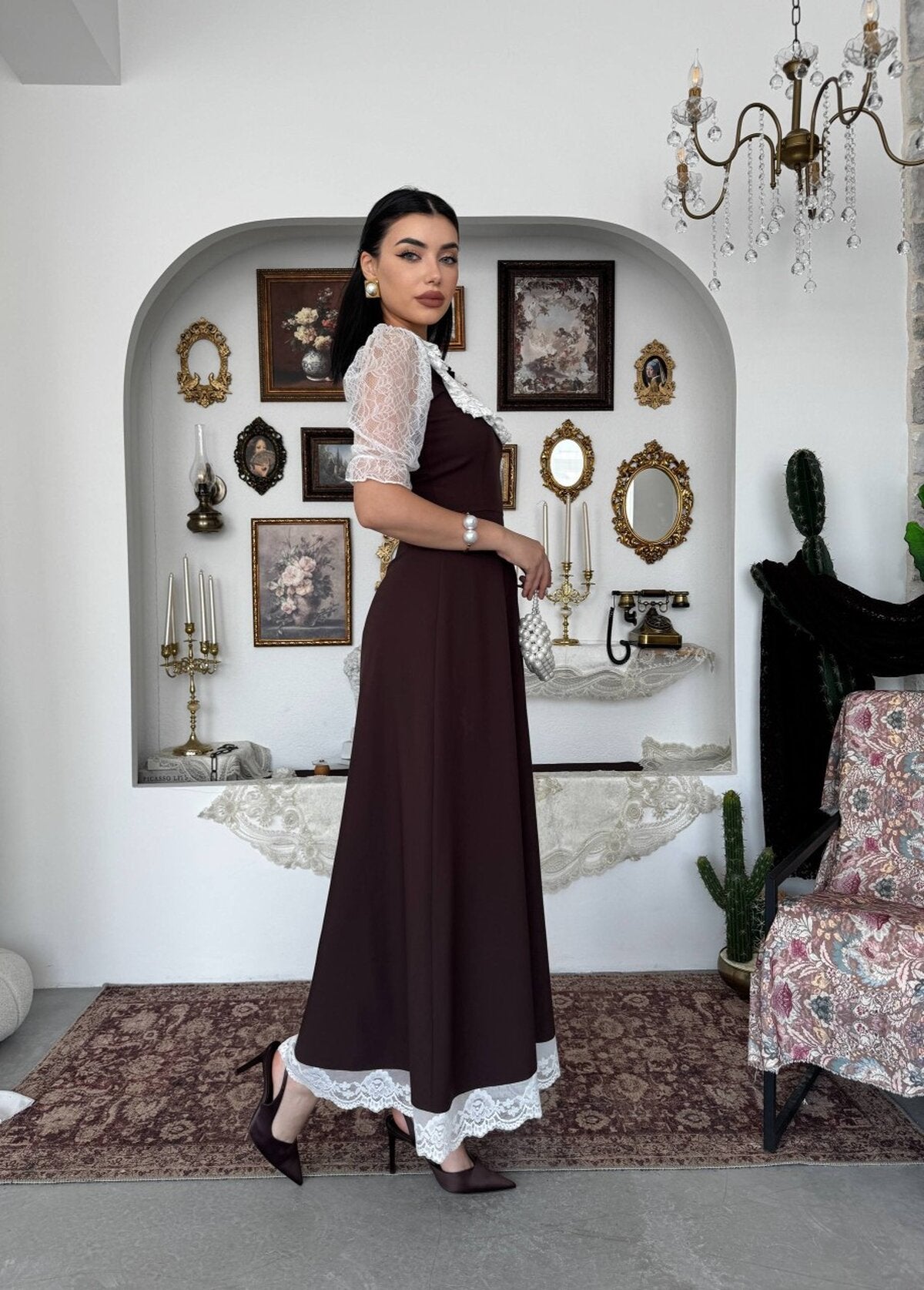 Esane Broş Detaylı Elbise