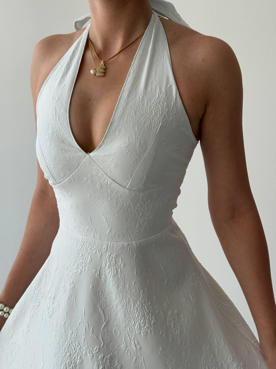 Rochie cu legătură la gât