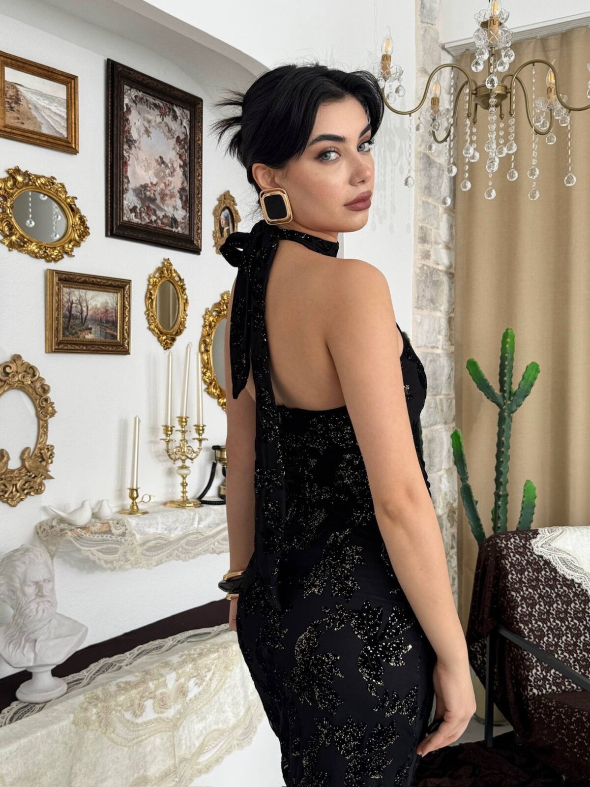 Rochie cu guler care se leagă la spate