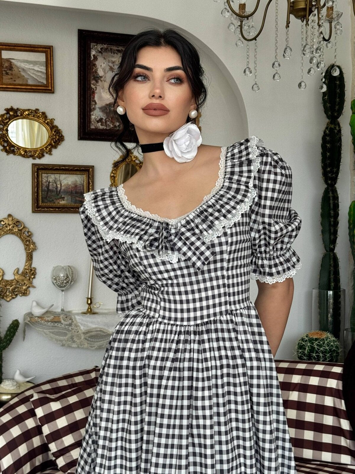 Rochie cu volane la guler Geun