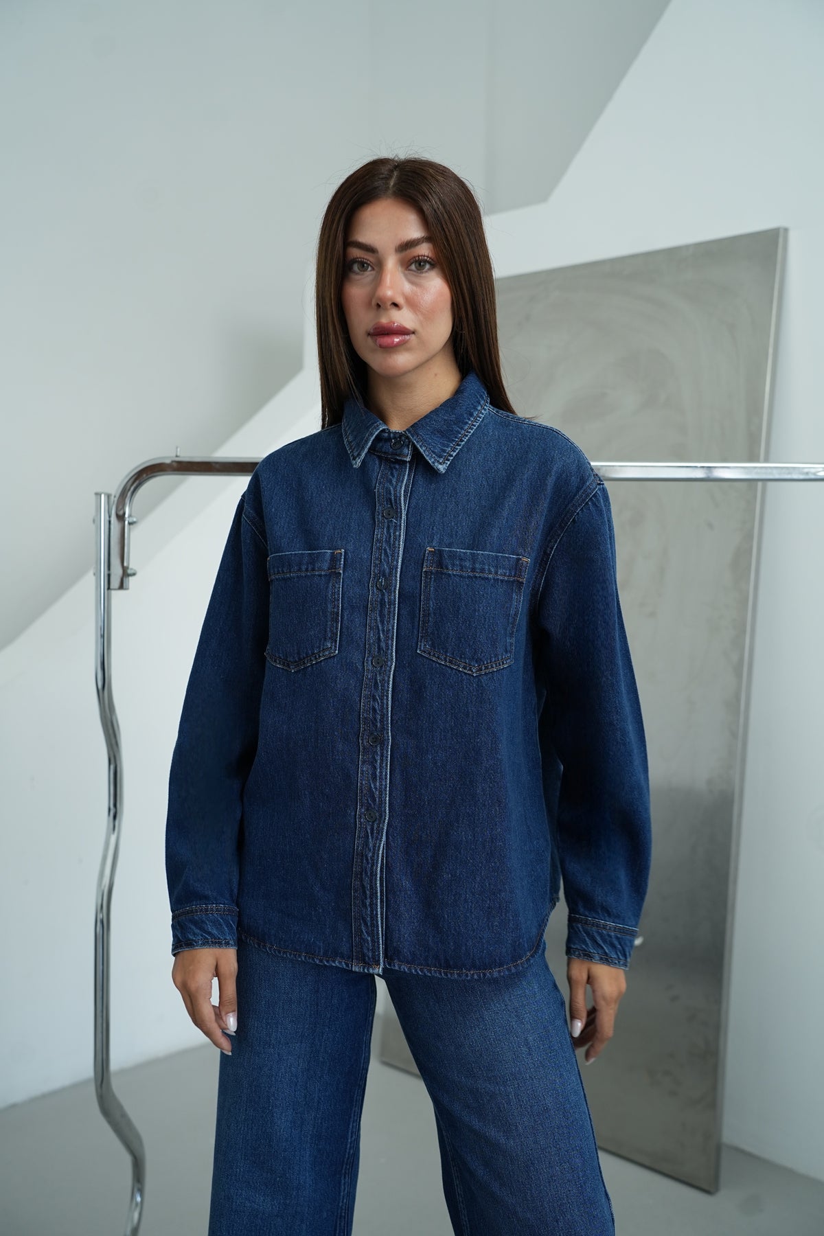 Yaka Çıkartılabilir Taş Detaylı Cep Detaylı Dark Blue Jean Gömlek