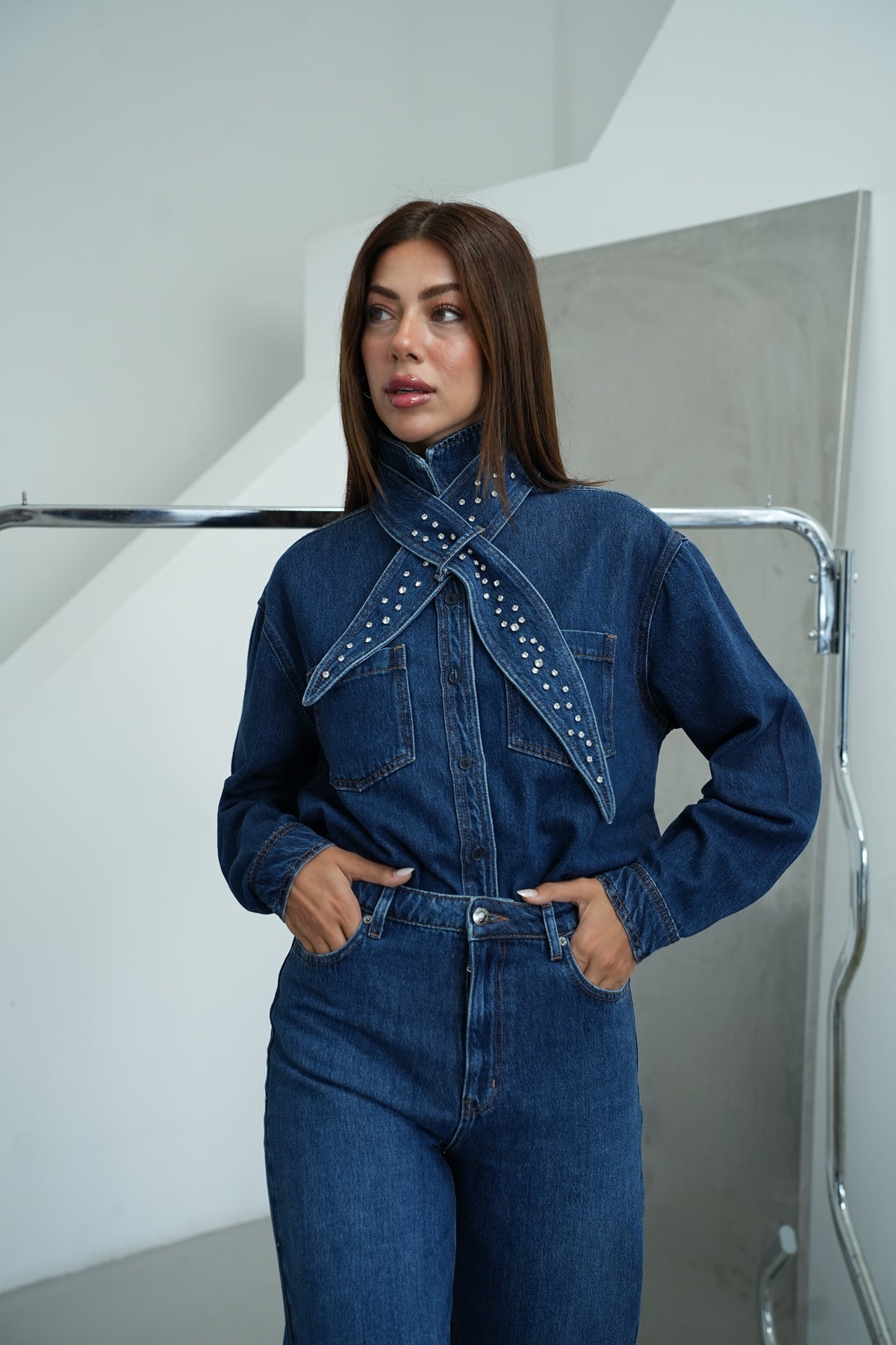 Yaka Çıkartılabilir Taş Detaylı Cep Detaylı Dark Blue Jean Gömlek