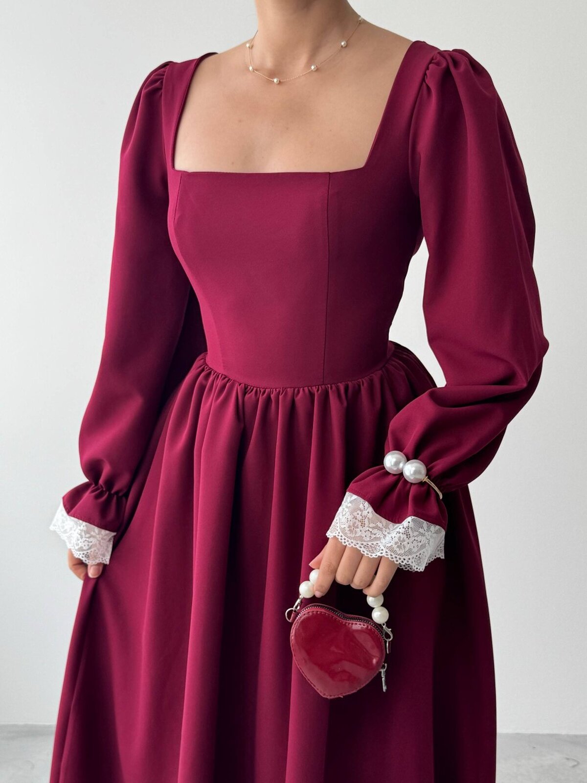 Rochie Huyno cu detalii din dantelă