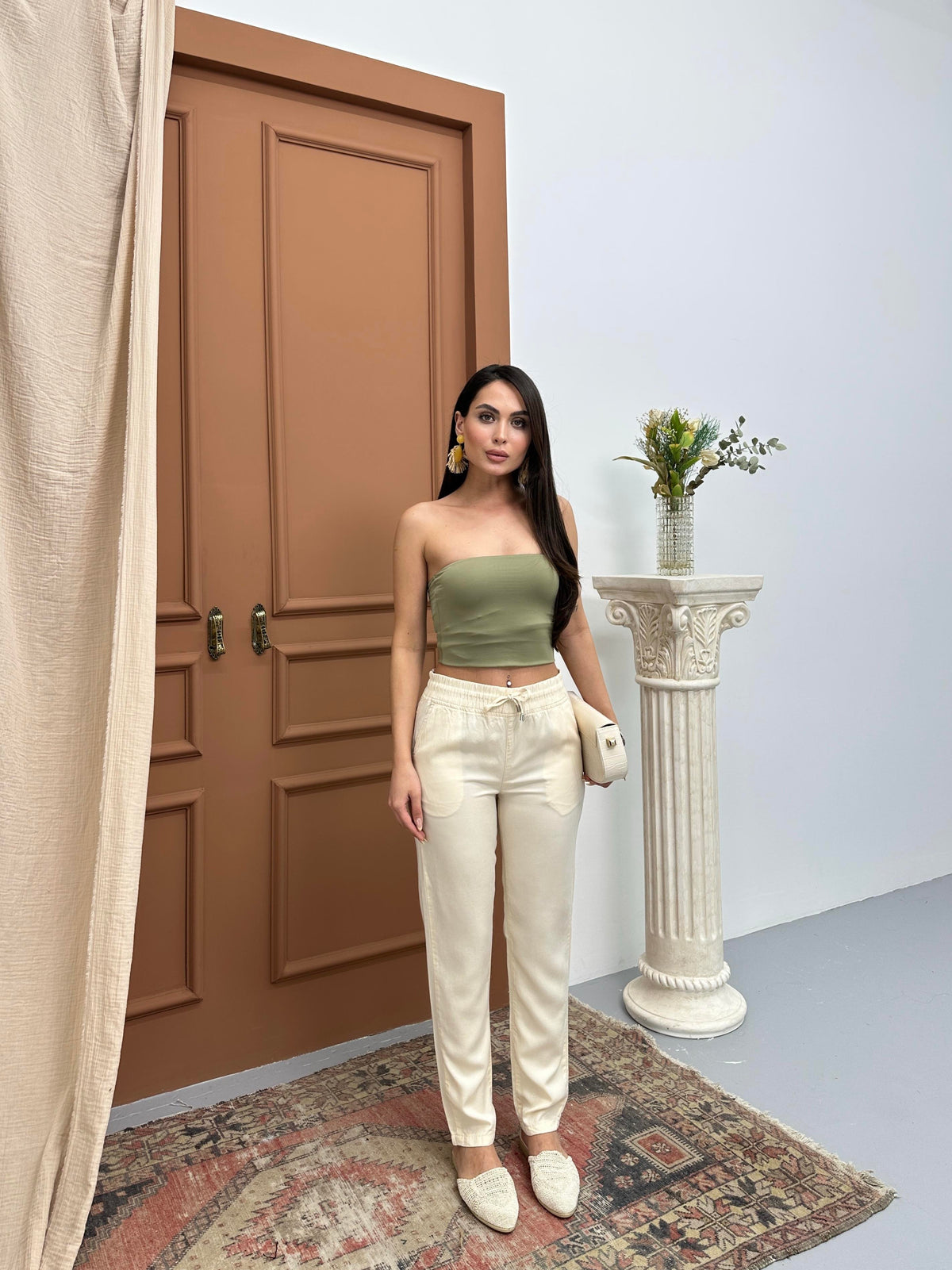 Pantaloni jogger crem cu talie elastică