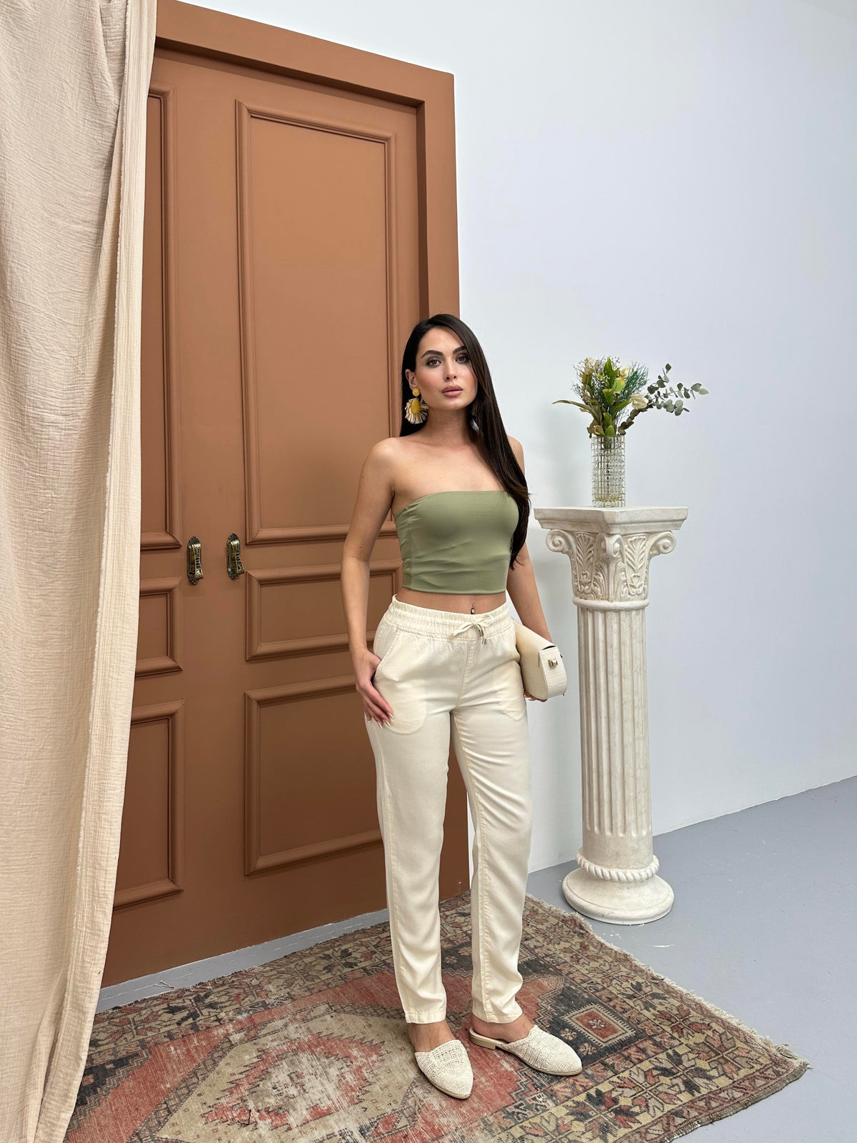 Pantaloni jogger crem cu talie elastică