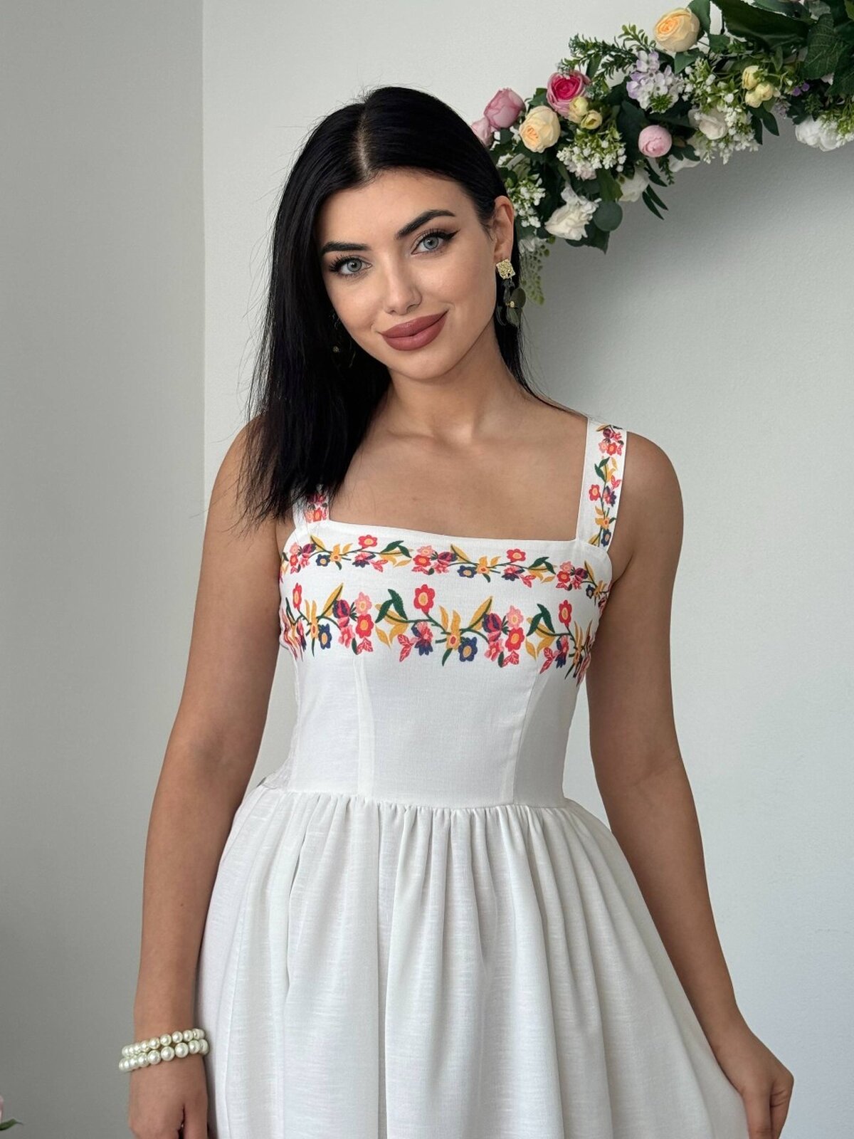 Juen Rochie cu Detalii Brodate