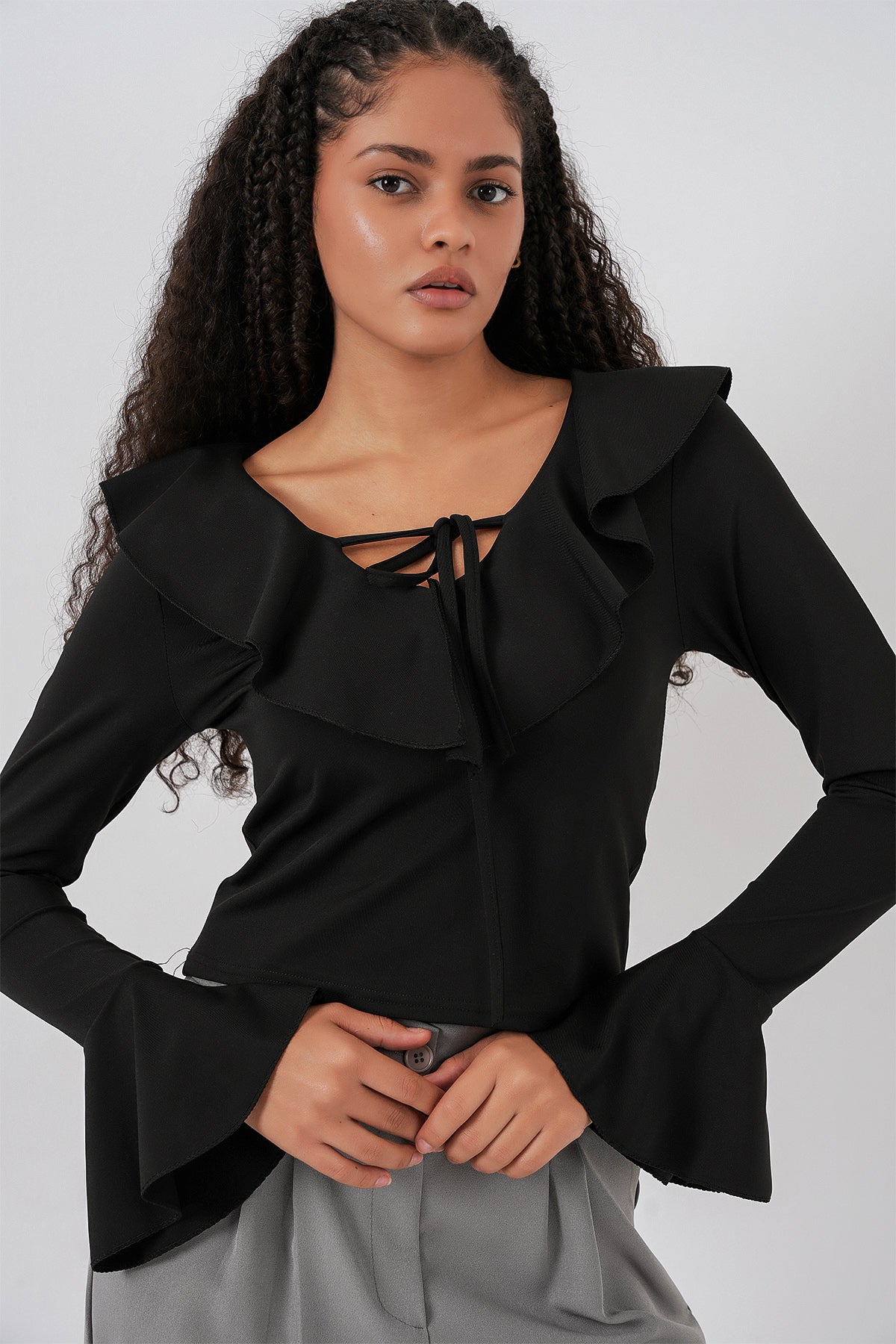 Bluză crop cu mâneci lungi pentru femei 979 - Negru