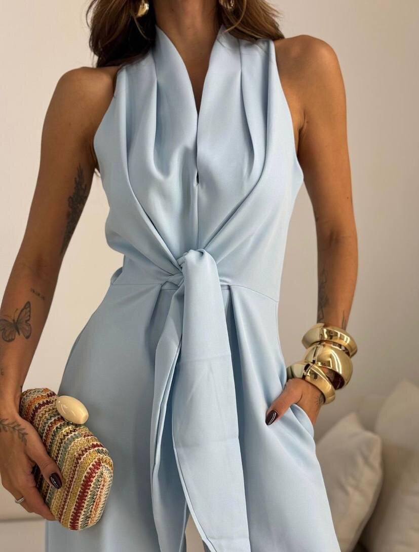 SALOPETĂ CU MÂNECI SCURTE ȘI DETALIU CENTURĂ