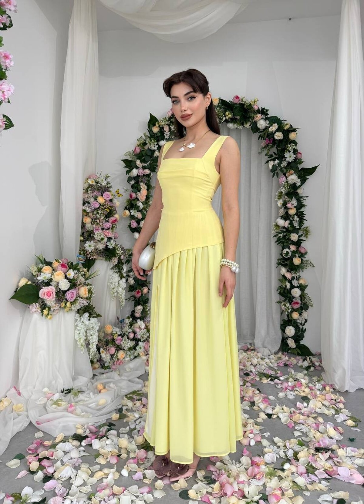 Rochie Luen cu șliț decorativ